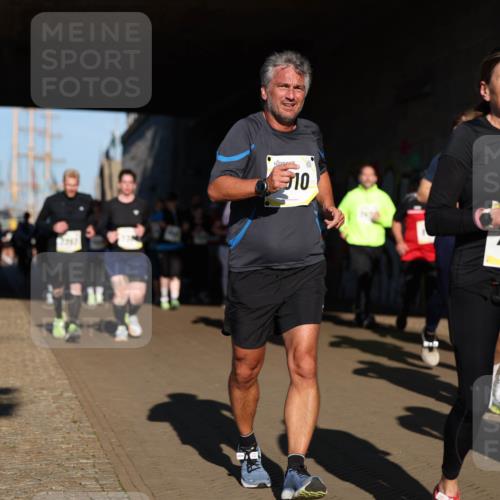 06.10.2024 - 19. swb-Marathon Bremen Michael Strokosch http://msf.ph/oto/7346553 06.10.2024 10:21:10 Laufen 10, 7933 meine-sportfotos.de