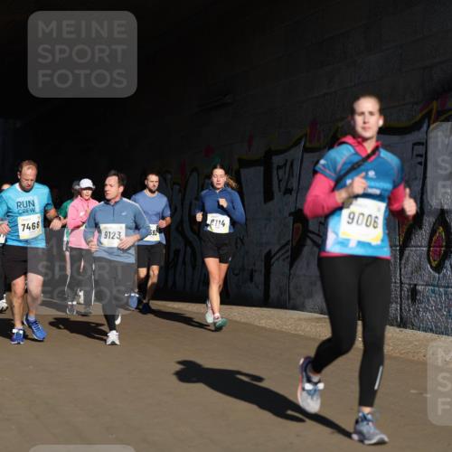 06.10.2024 - 19. swb-Marathon Bremen Michael Strokosch http://msf.ph/oto/7346764 06.10.2024 10:21:47 Laufen 8249, 7468, 7780, 9123, 592, 8114, 9006 meine-sportfotos.de