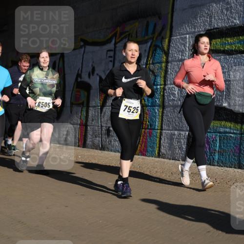 06.10.2024 - 19. swb-Marathon Bremen Michael Strokosch http://msf.ph/oto/7347085 06.10.2024 10:22:57 Laufen 8907, 7525, 7092, 8505 meine-sportfotos.de