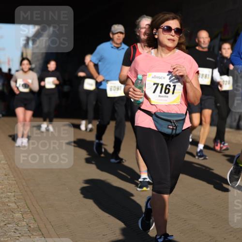 06.10.2024 - 19. swb-Marathon Bremen Michael Strokosch http://msf.ph/oto/7347146 06.10.2024 10:23:12 Laufen 8091, 7161, 881, 228, 8146 meine-sportfotos.de