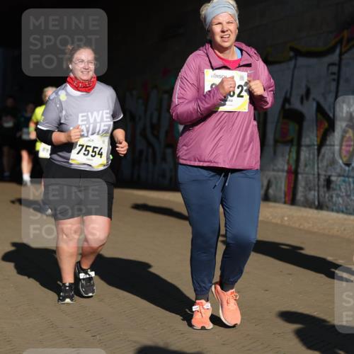 06.10.2024 - 19. swb-Marathon Bremen Michael Strokosch http://msf.ph/oto/7347217 06.10.2024 10:23:31 Laufen 7554, 2 meine-sportfotos.de