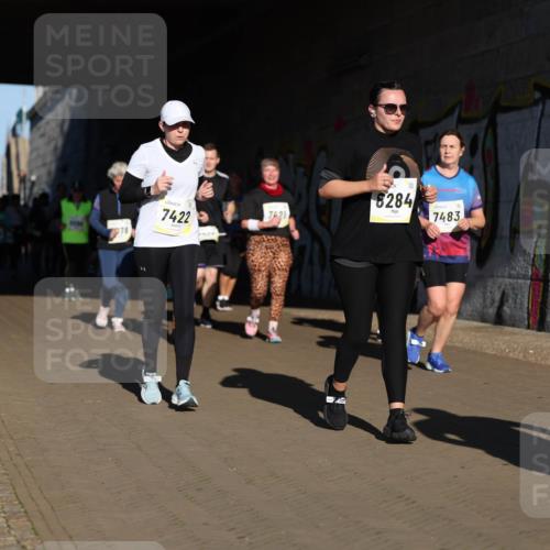 06.10.2024 - 19. swb-Marathon Bremen Michael Strokosch http://msf.ph/oto/7347286 06.10.2024 10:24:07 Laufen 7422, 8284, 7483 meine-sportfotos.de