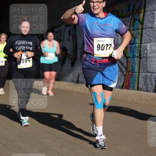 06.10.2024 - 19. swb-Marathon Bremen Michael Strokosch http://msf.ph/oto/7347481 06.10.2024 10:25:11 Laufen 7856, 2024, 984, 9077 meine-sportfotos.de