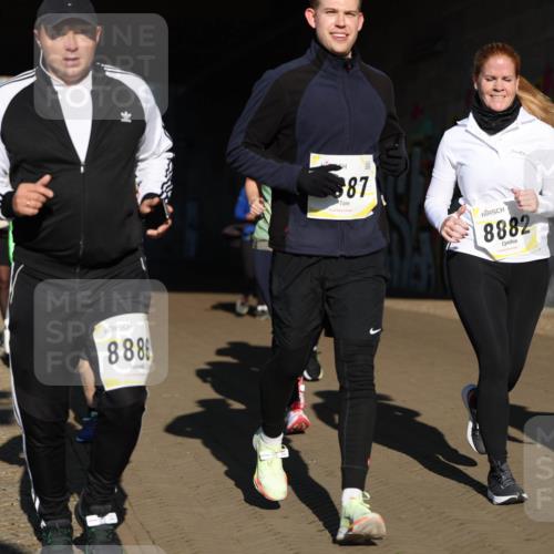 06.10.2024 - 19. swb-Marathon Bremen Michael Strokosch http://msf.ph/oto/7347500 06.10.2024 10:25:15 Laufen 888, 87, 8882 meine-sportfotos.de