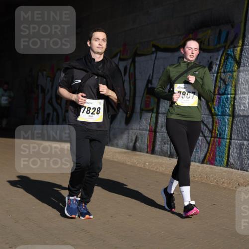 06.10.2024 - 19. swb-Marathon Bremen Michael Strokosch http://msf.ph/oto/7347599 06.10.2024 10:25:43 Laufen 7828, 7807 meine-sportfotos.de