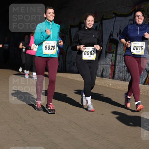 06.10.2024 - 19. swb-Marathon Bremen Michael Strokosch http://msf.ph/oto/7347733 06.10.2024 10:26:19 Laufen 7518, 9028, 8908, 8815 meine-sportfotos.de