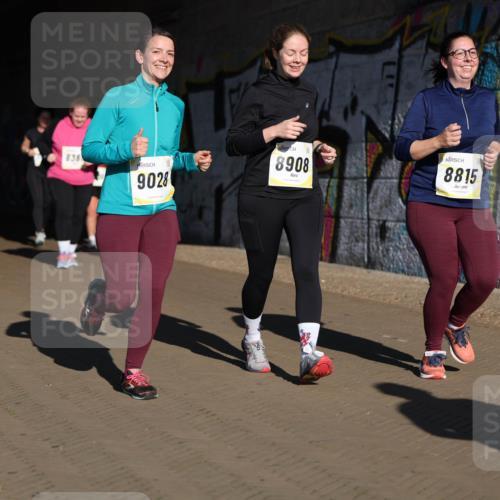 06.10.2024 - 19. swb-Marathon Bremen Michael Strokosch http://msf.ph/oto/7347735 06.10.2024 10:26:19 Laufen 7518, 838, 9028, 8908, 8815 meine-sportfotos.de