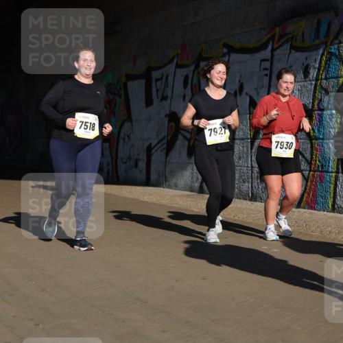 06.10.2024 - 19. swb-Marathon Bremen Michael Strokosch http://msf.ph/oto/7347763 06.10.2024 10:26:24 Laufen 7315, 7518, 7927, 7930, 381 meine-sportfotos.de