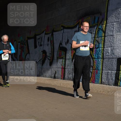 06.10.2024 - 19. swb-Marathon Bremen Michael Strokosch http://msf.ph/oto/7347772 06.10.2024 10:26:28 Laufen 7315, 1101 meine-sportfotos.de