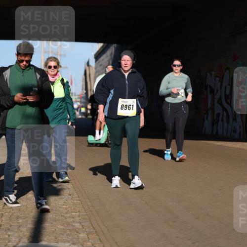06.10.2024 - 19. swb-Marathon Bremen Michael Strokosch http://msf.ph/oto/7347794 06.10.2024 10:26:31 Laufen 8961 meine-sportfotos.de