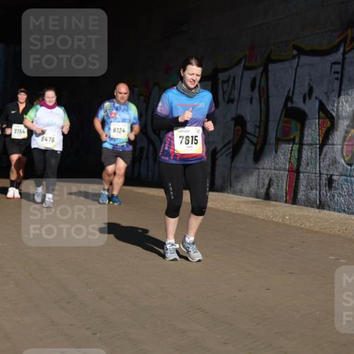 06.10.2024 - 19. swb-Marathon Bremen Michael Strokosch http://msf.ph/oto/7347842 06.10.2024 10:27:02 Laufen 8154, 8476, 8124, 7615 meine-sportfotos.de