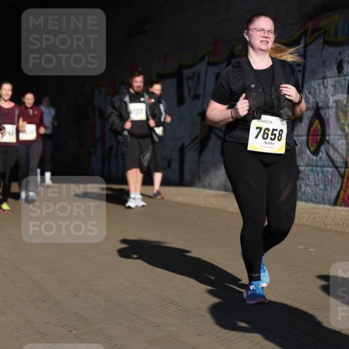 06.10.2024 - 19. swb-Marathon Bremen Michael Strokosch http://msf.ph/oto/7347902 06.10.2024 10:27:09 Laufen 192, 7658 meine-sportfotos.de
