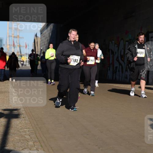 06.10.2024 - 19. swb-Marathon Bremen Michael Strokosch http://msf.ph/oto/7347905 06.10.2024 10:27:10 Laufen 192, 7641, 8133, 7642 meine-sportfotos.de