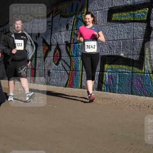 06.10.2024 - 19. swb-Marathon Bremen Michael Strokosch http://msf.ph/oto/7347917 06.10.2024 10:27:12 Laufen 7192, 133, 7642, 11 meine-sportfotos.de