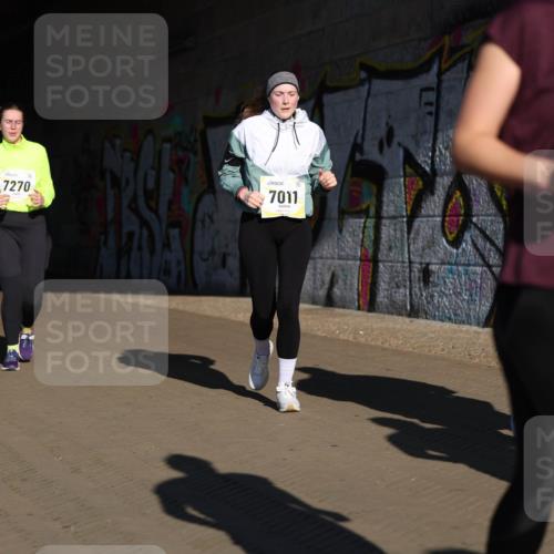 06.10.2024 - 19. swb-Marathon Bremen Michael Strokosch http://msf.ph/oto/7347933 06.10.2024 10:27:14 Laufen 7270, 7011, 7643 meine-sportfotos.de