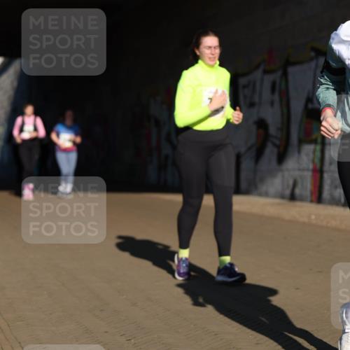 06.10.2024 - 19. swb-Marathon Bremen Michael Strokosch http://msf.ph/oto/7347943 06.10.2024 10:27:16 Laufen 7011 meine-sportfotos.de