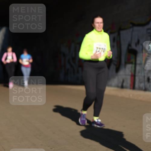 06.10.2024 - 19. swb-Marathon Bremen Michael Strokosch http://msf.ph/oto/7347945 06.10.2024 10:27:16 Laufen 70 meine-sportfotos.de