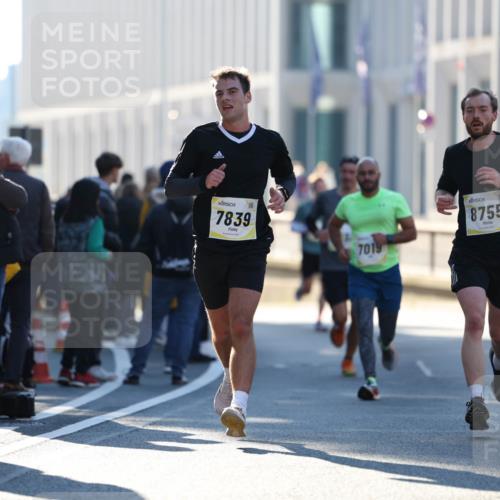 06.10.2024 - 19. swb-Marathon Bremen Michael Strokosch http://msf.ph/oto/7348011 06.10.2024 10:34:21 Laufen 7839, 7019, 8755 meine-sportfotos.de