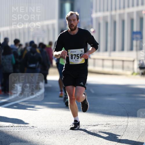 06.10.2024 - 19. swb-Marathon Bremen Michael Strokosch http://msf.ph/oto/7348019 06.10.2024 10:34:22 Laufen 7839, 8755 meine-sportfotos.de