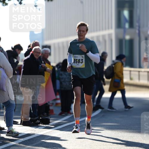06.10.2024 - 19. swb-Marathon Bremen Michael Strokosch http://msf.ph/oto/7348052 06.10.2024 10:34:28 Laufen 8583 meine-sportfotos.de