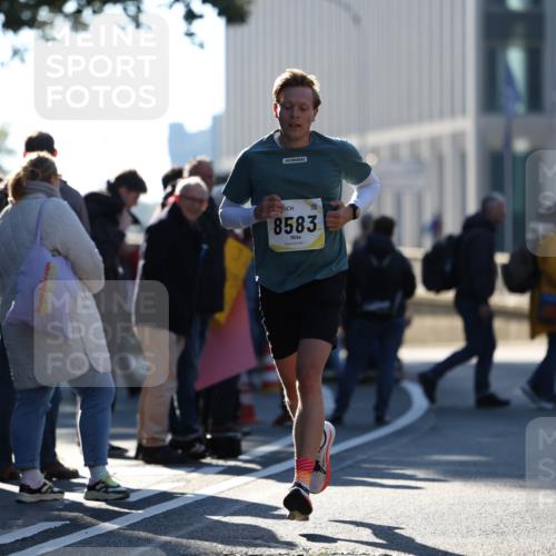 06.10.2024 - 19. swb-Marathon Bremen Michael Strokosch http://msf.ph/oto/7348058 06.10.2024 10:34:28 Laufen 8583 meine-sportfotos.de