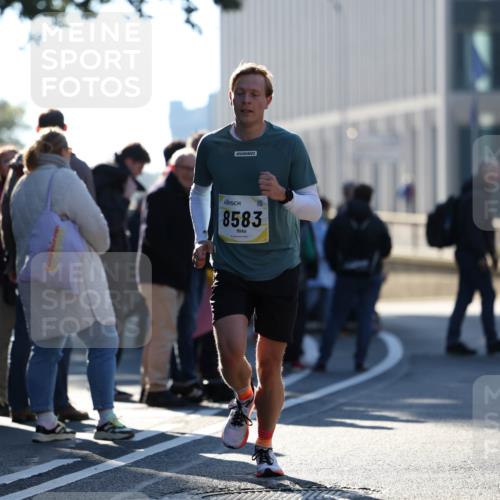 06.10.2024 - 19. swb-Marathon Bremen Michael Strokosch http://msf.ph/oto/7348061 06.10.2024 10:34:29 Laufen 8583 meine-sportfotos.de