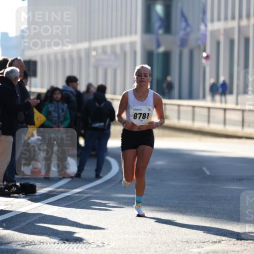 06.10.2024 - 19. swb-Marathon Bremen Michael Strokosch http://msf.ph/oto/7348078 06.10.2024 10:35:01 Laufen 8781 meine-sportfotos.de
