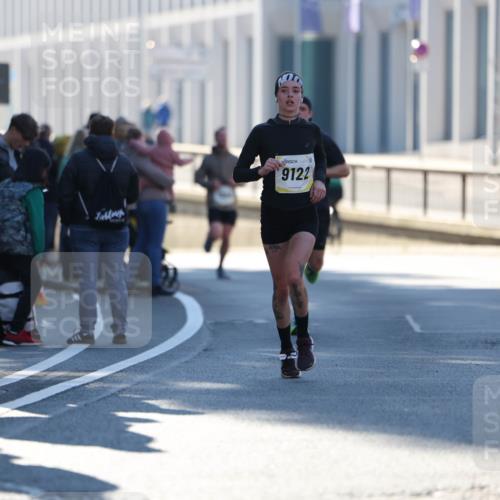06.10.2024 - 19. swb-Marathon Bremen Michael Strokosch http://msf.ph/oto/7348121 06.10.2024 10:35:21 Laufen 9122 meine-sportfotos.de