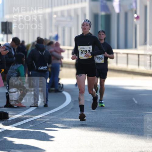 06.10.2024 - 19. swb-Marathon Bremen Michael Strokosch http://msf.ph/oto/7348127 06.10.2024 10:35:21 Laufen 9122, 7655 meine-sportfotos.de