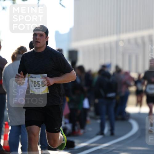 06.10.2024 - 19. swb-Marathon Bremen Michael Strokosch http://msf.ph/oto/7348168 06.10.2024 10:35:25 Laufen 7655 meine-sportfotos.de