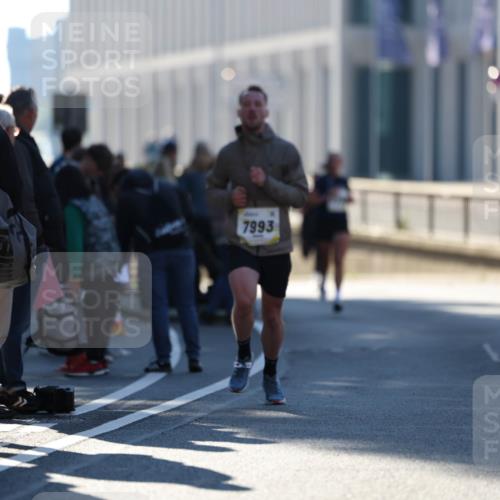 06.10.2024 - 19. swb-Marathon Bremen Michael Strokosch http://msf.ph/oto/7348184 06.10.2024 10:35:27 Laufen 7993 meine-sportfotos.de