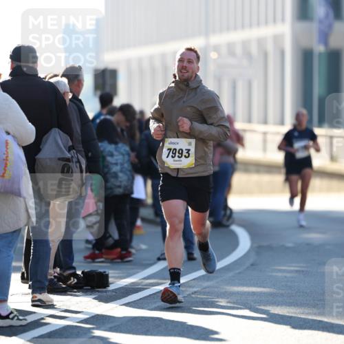 06.10.2024 - 19. swb-Marathon Bremen Michael Strokosch http://msf.ph/oto/7348190 06.10.2024 10:35:28 Laufen 7993 meine-sportfotos.de