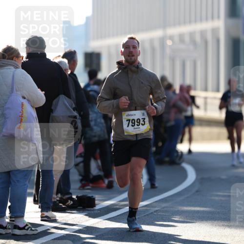 06.10.2024 - 19. swb-Marathon Bremen Michael Strokosch http://msf.ph/oto/7348196 06.10.2024 10:35:28 Laufen 7993 meine-sportfotos.de