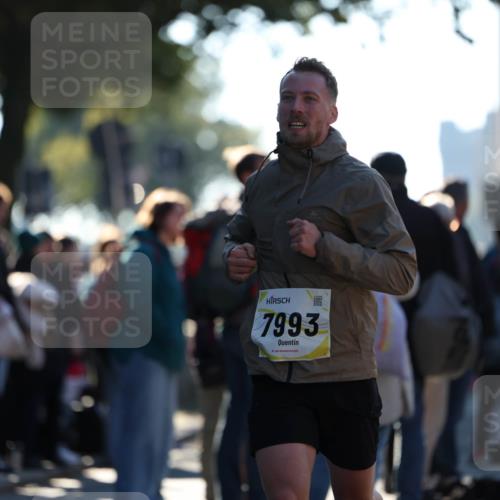 06.10.2024 - 19. swb-Marathon Bremen Michael Strokosch http://msf.ph/oto/7348209 06.10.2024 10:35:30 Laufen 7993 meine-sportfotos.de