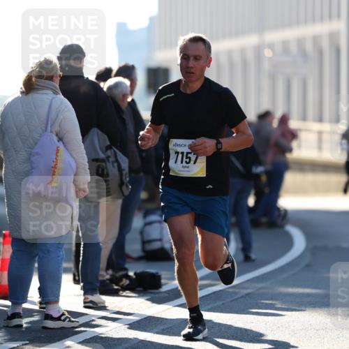 06.10.2024 - 19. swb-Marathon Bremen Michael Strokosch http://msf.ph/oto/7348252 06.10.2024 10:35:37 Laufen 7157 meine-sportfotos.de