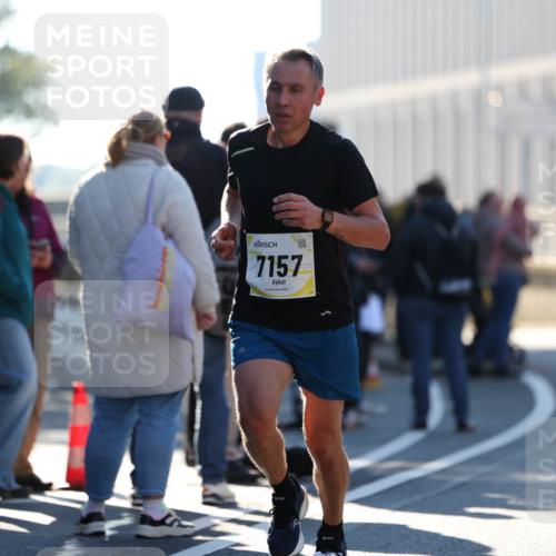 06.10.2024 - 19. swb-Marathon Bremen Michael Strokosch http://msf.ph/oto/7348257 06.10.2024 10:35:38 Laufen 7157 meine-sportfotos.de