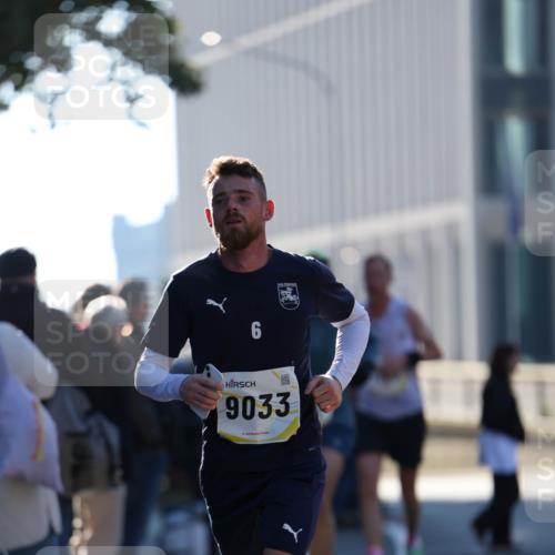 06.10.2024 - 19. swb-Marathon Bremen Michael Strokosch http://msf.ph/oto/7348280 06.10.2024 10:35:46 Laufen 6, 9033 meine-sportfotos.de