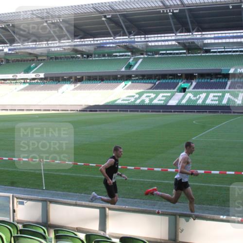 06.10.2024 - 19. swb-Marathon Bremen Yannick Fuchs http://msf.ph/oto/7348773 06.10.2024 10:14:56 Laufen im Stadion 41, 8350, 8395, 8396, 8667 meine-sportfotos.de