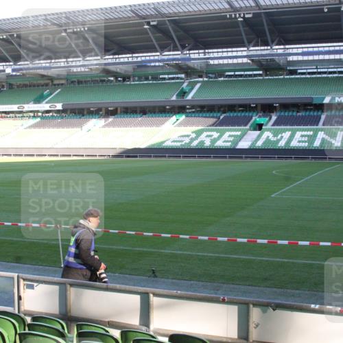 06.10.2024 - 19. swb-Marathon Bremen Yannick Fuchs http://msf.ph/oto/7348783 06.10.2024 10:15:16 Laufen im Stadion 41, 8350, 8395, 8396, 8667 meine-sportfotos.de