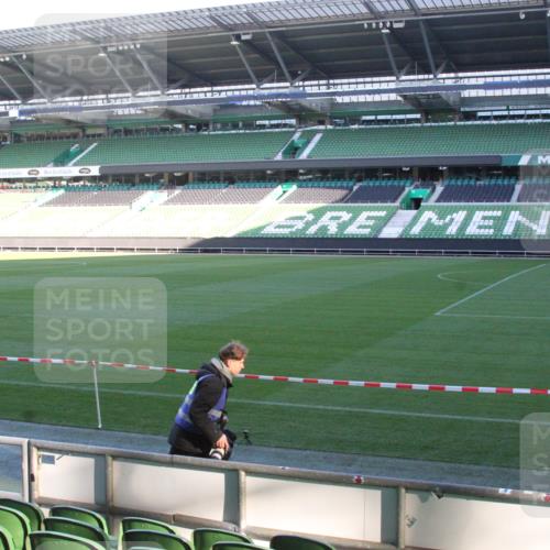 06.10.2024 - 19. swb-Marathon Bremen Yannick Fuchs http://msf.ph/oto/7348789 06.10.2024 10:15:16 Laufen im Stadion 41, 8350, 8395, 8396, 8667 meine-sportfotos.de