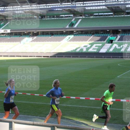 06.10.2024 - 19. swb-Marathon Bremen Yannick Fuchs http://msf.ph/oto/7349844 06.10.2024 10:26:16 Laufen im Stadion 7045, 7141, 7294, 7327, 7403, 7414, 7429, 7433, 7485, 7496, 7508, 7548, 7771, 7793, 7826, 7978, 8075, 8177, 8192, 8242, 8301, 8321, 8376, 8426, 8481, 8492, 8497, 8555, 8601, 8659, 8672, 8713, 8715, 8733, 8775, 8793, 8806, 8812, 8814, 8905, 8913, 8970, 8973, 8996, 8997, 9000, 9034, 9051, 9054, 9061, 9084 meine-sportfotos.de