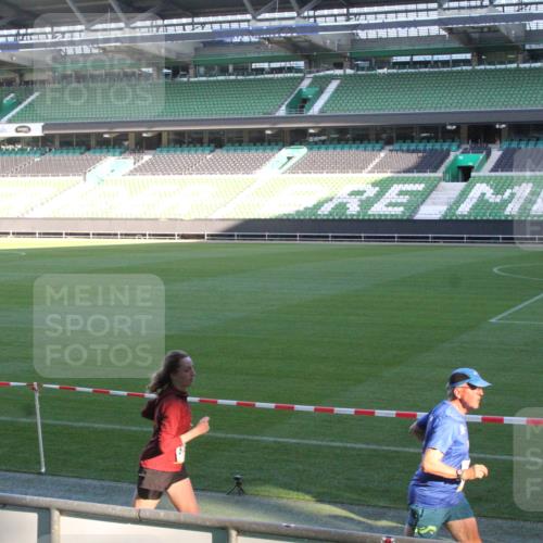 06.10.2024 - 19. swb-Marathon Bremen Yannick Fuchs http://msf.ph/oto/7349919 06.10.2024 10:26:32 Laufen im Stadion 7045, 7141, 7294, 7327, 7403, 7414, 7429, 7433, 7485, 7496, 7508, 7548, 7576, 7720, 7771, 7793, 7874, 7978, 8075, 8177, 8192, 8301, 8321, 8376, 8426, 8452, 8481, 8492, 8555, 8578, 8601, 8659, 8733, 8775, 8793, 8814, 8870, 8913, 8970, 8973, 8996, 8997, 9000, 9025, 9034, 9051, 9054, 9061, 9070, 9084 meine-sportfotos.de