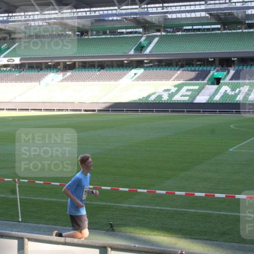 06.10.2024 - 19. swb-Marathon Bremen Yannick Fuchs http://msf.ph/oto/7349928 06.10.2024 10:26:37 Laufen im Stadion 7045, 7141, 7294, 7327, 7403, 7414, 7429, 7433, 7485, 7508, 7576, 7720, 7771, 7793, 7874, 7978, 8075, 8177, 8192, 8301, 8321, 8376, 8426, 8452, 8492, 8555, 8578, 8601, 8733, 8775, 8793, 8814, 8870, 8913, 8970, 8973, 8996, 8997, 9000, 9025, 9034, 9051, 9054, 9061, 9070, 9084 meine-sportfotos.de