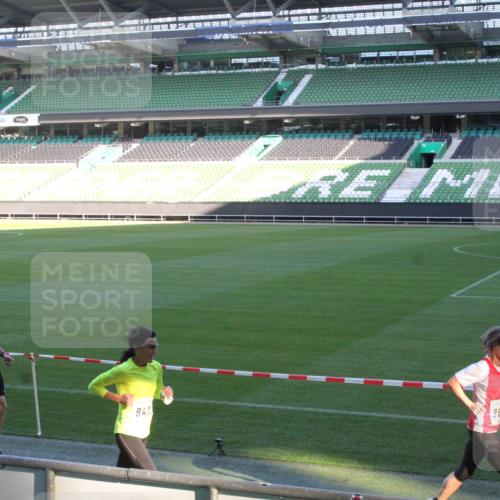 06.10.2024 - 19. swb-Marathon Bremen Yannick Fuchs http://msf.ph/oto/7349987 06.10.2024 10:27:01 Laufen im Stadion 7008, 7045, 7327, 7414, 7491, 7576, 7720, 7874, 7887, 7953, 8103, 8172, 8192, 8238, 8239, 8335, 8376, 8452, 8460, 8475, 8561, 8567, 8568, 8578, 8580, 8585, 8601, 8636, 8645, 8652, 8732, 8733, 8814, 8817, 8870, 8913, 8970, 8973, 8996, 8997, 9000, 9016, 9025, 9032, 9051, 9054, 9070, 9084, 9110 meine-sportfotos.de