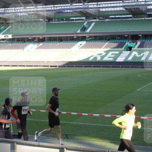 06.10.2024 - 19. swb-Marathon Bremen Yannick Fuchs http://msf.ph/oto/7349992 06.10.2024 10:27:01 Laufen im Stadion 7008, 7045, 7327, 7414, 7491, 7576, 7720, 7874, 7887, 7953, 8103, 8172, 8192, 8238, 8239, 8335, 8376, 8452, 8460, 8475, 8561, 8567, 8568, 8578, 8580, 8585, 8601, 8636, 8645, 8652, 8732, 8733, 8814, 8817, 8870, 8913, 8970, 8973, 8996, 8997, 9000, 9016, 9025, 9032, 9051, 9054, 9070, 9084, 9110 meine-sportfotos.de