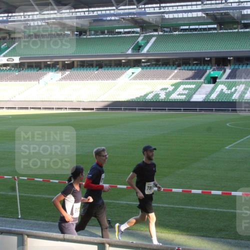 06.10.2024 - 19. swb-Marathon Bremen Yannick Fuchs http://msf.ph/oto/7349997 06.10.2024 10:27:02 Laufen im Stadion 7008, 7045, 7327, 7414, 7491, 7576, 7720, 7874, 7887, 7953, 8103, 8172, 8192, 8238, 8239, 8335, 8376, 8452, 8460, 8475, 8561, 8567, 8568, 8578, 8580, 8585, 8601, 8636, 8645, 8652, 8732, 8733, 8814, 8817, 8870, 8904, 8913, 8970, 8973, 9000, 9016, 9025, 9032, 9051, 9054, 9070, 9084, 9110 meine-sportfotos.de