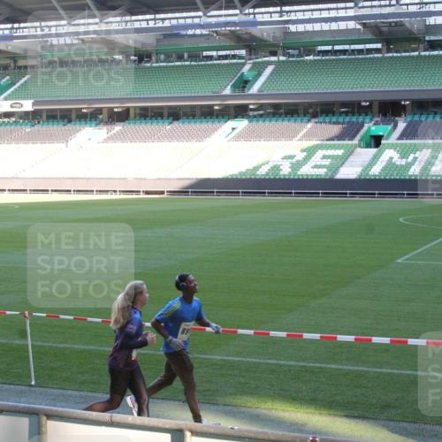 06.10.2024 - 19. swb-Marathon Bremen Yannick Fuchs http://msf.ph/oto/7350051 06.10.2024 10:27:16 Laufen im Stadion 7008, 7491, 7560, 7576, 7717, 7720, 7833, 7874, 7887, 7953, 8103, 8150, 8172, 8238, 8239, 8335, 8452, 8460, 8475, 8561, 8567, 8568, 8578, 8580, 8585, 8610, 8635, 8636, 8645, 8652, 8658, 8732, 8764, 8777, 8817, 8856, 8870, 8901, 8904, 8970, 9016, 9025, 9027, 9032, 9070, 9085, 9110 meine-sportfotos.de