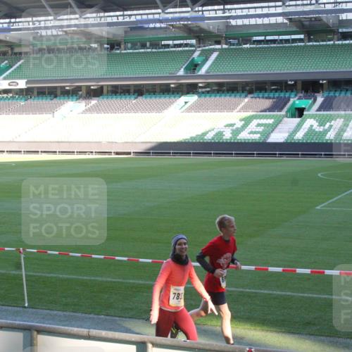 06.10.2024 - 19. swb-Marathon Bremen Yannick Fuchs http://msf.ph/oto/7350093 06.10.2024 10:27:25 Laufen im Stadion 7008, 7052, 7491, 7560, 7647, 7673, 7717, 7833, 7887, 7953, 8103, 8150, 8172, 8238, 8239, 8316, 8335, 8351, 8460, 8475, 8561, 8567, 8568, 8578, 8580, 8585, 8610, 8635, 8636, 8645, 8652, 8658, 8701, 8732, 8764, 8774, 8777, 8817, 8856, 8901, 8904, 8980, 9016, 9025, 9027, 9032, 9070, 9085, 9110 meine-sportfotos.de