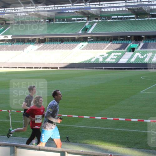 06.10.2024 - 19. swb-Marathon Bremen Yannick Fuchs http://msf.ph/oto/7350102 06.10.2024 10:27:28 Laufen im Stadion 7008, 7052, 7491, 7560, 7647, 7673, 7717, 7833, 7876, 7887, 7953, 8103, 8150, 8172, 8238, 8239, 8316, 8335, 8351, 8460, 8475, 8561, 8567, 8568, 8578, 8580, 8585, 8610, 8635, 8636, 8645, 8652, 8658, 8701, 8732, 8764, 8774, 8777, 8817, 8856, 8901, 8904, 8980, 9016, 9027, 9032, 9070, 9085, 9110 meine-sportfotos.de