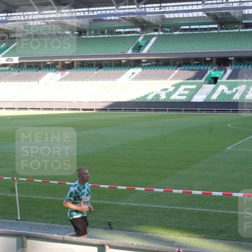 06.10.2024 - 19. swb-Marathon Bremen Yannick Fuchs http://msf.ph/oto/7350112 06.10.2024 10:27:32 Laufen im Stadion 7008, 7052, 7184, 7214, 7452, 7491, 7560, 7638, 7647, 7673, 7717, 7833, 7876, 7887, 7953, 8103, 8150, 8172, 8238, 8239, 8316, 8335, 8351, 8460, 8475, 8561, 8567, 8568, 8580, 8585, 8610, 8635, 8636, 8645, 8652, 8658, 8701, 8732, 8754, 8764, 8774, 8777, 8801, 8817, 8856, 8901, 8904, 8980, 9016, 9027, 9032, 9085, 9110 meine-sportfotos.de